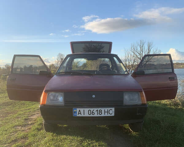 Красный ЗАЗ 1102 Таврія-Нова, объемом двигателя 1.1 л и пробегом 160 тыс. км за 800 $, фото 12 на Automoto.ua