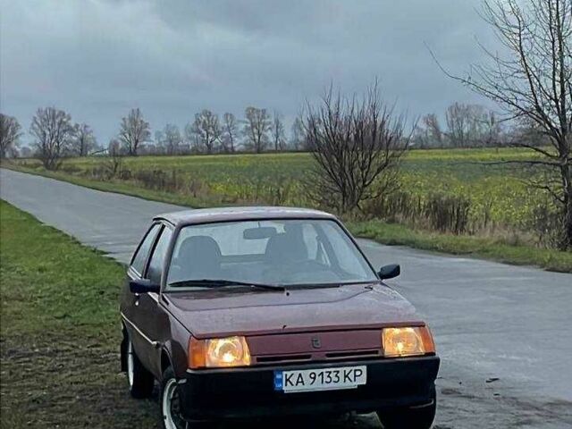 Красный ЗАЗ 1102 Таврия-Нова, объемом двигателя 1.1 л и пробегом 189 тыс. км за 952 $, фото 2 на Automoto.ua