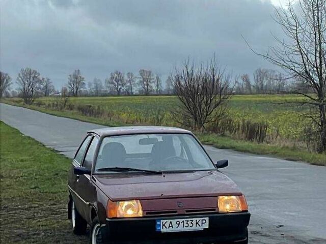 Красный ЗАЗ 1102 Таврия-Нова, объемом двигателя 1.1 л и пробегом 189 тыс. км за 952 $, фото 5 на Automoto.ua