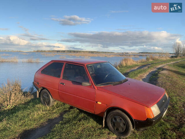 Красный ЗАЗ 1102 Таврія-Нова, объемом двигателя 1.1 л и пробегом 160 тыс. км за 800 $, фото 4 на Automoto.ua