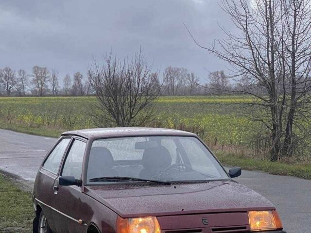 Красный ЗАЗ 1102 Таврия-Нова, объемом двигателя 1.1 л и пробегом 189 тыс. км за 952 $, фото 1 на Automoto.ua