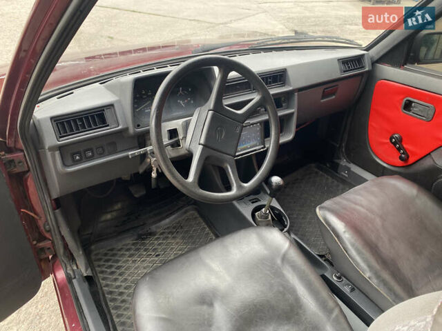 Красный ЗАЗ 1102 Таврія-Нова, объемом двигателя 1.1 л и пробегом 114 тыс. км за 1150 $, фото 6 на Automoto.ua