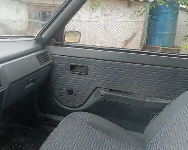 Красный ЗАЗ 1102 Таврія-Нова, объемом двигателя 1.1 л и пробегом 305 тыс. км за 800 $, фото 3 на Automoto.ua