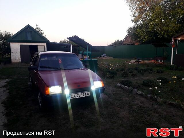 Красный ЗАЗ 1102 Таврия-Нова, объемом двигателя 1.1 л и пробегом 137 тыс. км за 800 $, фото 8 на Automoto.ua