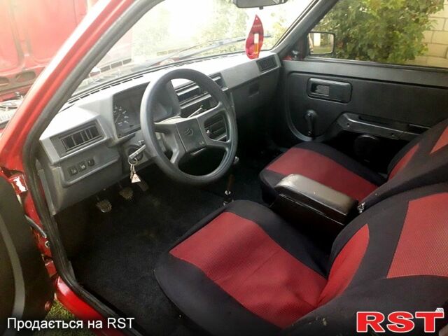 Красный ЗАЗ 1102 Таврия-Нова, объемом двигателя 1.1 л и пробегом 137 тыс. км за 800 $, фото 7 на Automoto.ua