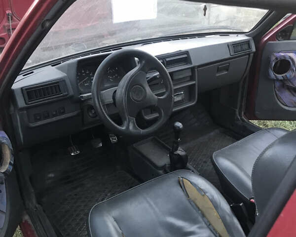 Красный ЗАЗ 1102 Таврия-Нова, объемом двигателя 1.09 л и пробегом 100 тыс. км за 700 $, фото 2 на Automoto.ua