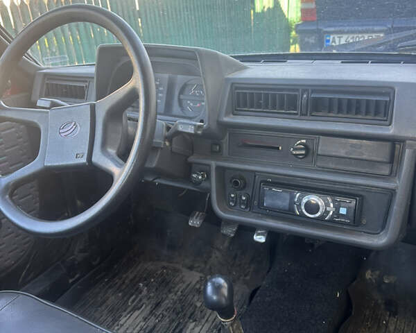 Красный ЗАЗ 1102 Таврія-Нова, объемом двигателя 1.09 л и пробегом 68 тыс. км за 550 $, фото 7 на Automoto.ua