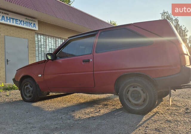 Красный ЗАЗ 1102 Таврія-Нова, объемом двигателя 1.2 л и пробегом 269 тыс. км за 1000 $, фото 9 на Automoto.ua