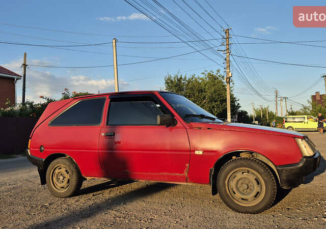 Красный ЗАЗ 1102 Таврія-Нова, объемом двигателя 1.2 л и пробегом 269 тыс. км за 1000 $, фото 3 на Automoto.ua
