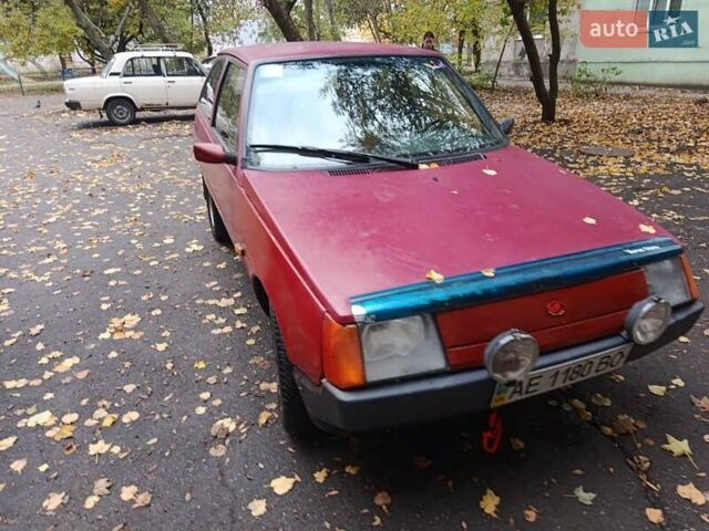Красный ЗАЗ 1102 Таврія-Нова, объемом двигателя 1.1 л и пробегом 70 тыс. км за 832 $, фото 2 на Automoto.ua