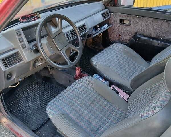 Красный ЗАЗ 1102 Таврія-Нова, объемом двигателя 1.2 л и пробегом 200 тыс. км за 728 $, фото 3 на Automoto.ua