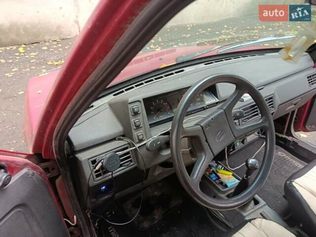 Красный ЗАЗ 1102 Таврія-Нова, объемом двигателя 1.1 л и пробегом 70 тыс. км за 832 $, фото 4 на Automoto.ua