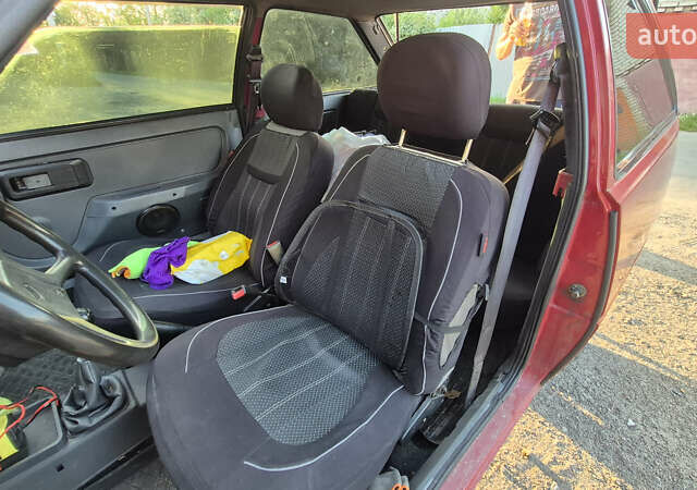 Красный ЗАЗ 1102 Таврія-Нова, объемом двигателя 1.2 л и пробегом 269 тыс. км за 1000 $, фото 13 на Automoto.ua