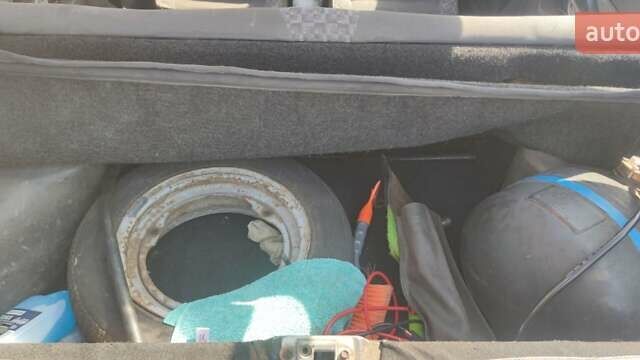 Красный ЗАЗ 1102 Таврия-Нова, объемом двигателя 1.2 л и пробегом 188 тыс. км за 650 $, фото 11 на Automoto.ua