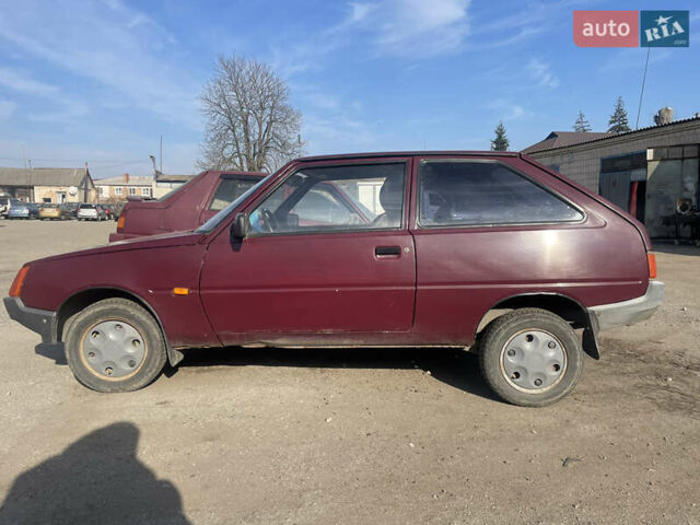 Красный ЗАЗ 1102 Таврія-Нова, объемом двигателя 1.1 л и пробегом 250 тыс. км за 650 $, фото 2 на Automoto.ua