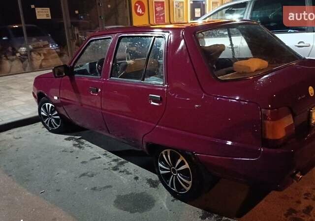 Красный ЗАЗ 1102 Таврія-Нова, объемом двигателя 1.2 л и пробегом 300 тыс. км за 800 $, фото 2 на Automoto.ua