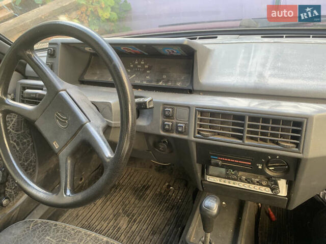 Красный ЗАЗ 1102 Таврія-Нова, объемом двигателя 1.2 л и пробегом 699 тыс. км за 1000 $, фото 5 на Automoto.ua