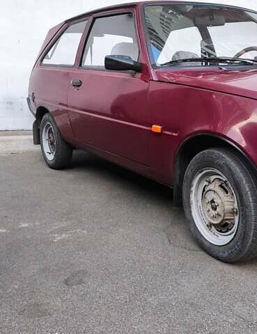 Красный ЗАЗ 1102 Таврія-Нова, объемом двигателя 1.2 л и пробегом 100 тыс. км за 1200 $, фото 4 на Automoto.ua