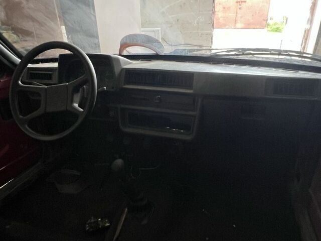 Красный ЗАЗ 1102 Таврия-Нова, объемом двигателя 1.1 л и пробегом 210 тыс. км за 650 $, фото 2 на Automoto.ua