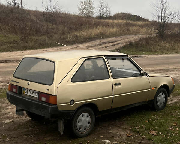 Желтый ЗАЗ 1102 Таврія-Нова, объемом двигателя 1.2 л и пробегом 104 тыс. км за 520 $, фото 5 на Automoto.ua