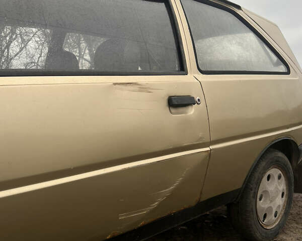 Желтый ЗАЗ 1102 Таврія-Нова, объемом двигателя 1.2 л и пробегом 104 тыс. км за 520 $, фото 9 на Automoto.ua