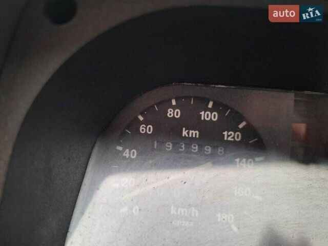 Желтый ЗАЗ 1102 Таврія-Нова, объемом двигателя 1.2 л и пробегом 194 тыс. км за 1100 $, фото 5 на Automoto.ua