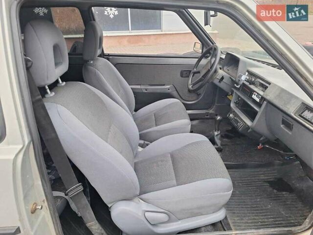 Желтый ЗАЗ 1102 Таврія-Нова, объемом двигателя 1.2 л и пробегом 194 тыс. км за 1100 $, фото 8 на Automoto.ua