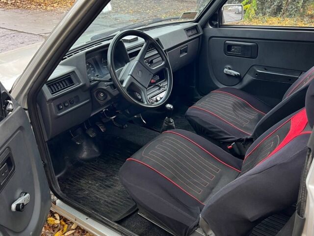 Сірий ЗАЗ 1102 Таврия-Нова, об'ємом двигуна 1.3 л та пробігом 200 тис. км за 950 $, фото 6 на Automoto.ua