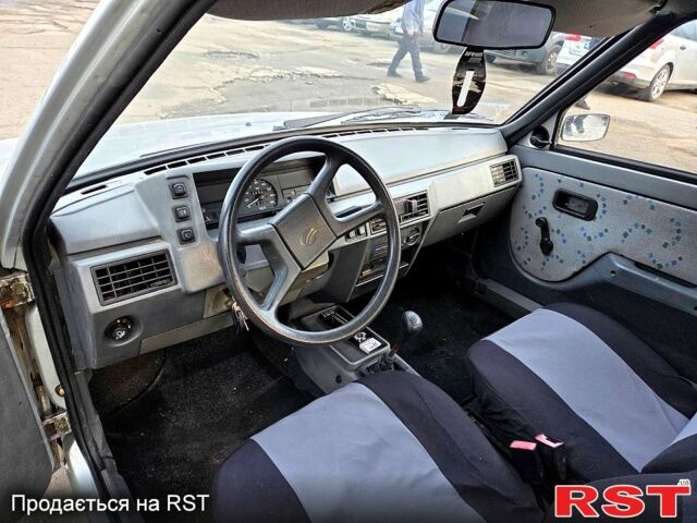 Серый ЗАЗ 1102 Таврия-Нова, объемом двигателя 1.2 л и пробегом 90 тыс. км за 940 $, фото 2 на Automoto.ua