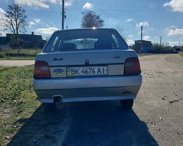 Серый ЗАЗ 1102 Таврія-Нова, объемом двигателя 1.2 л и пробегом 150 тыс. км за 900 $, фото 3 на Automoto.ua