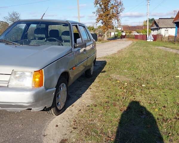 Серый ЗАЗ 1102 Таврія-Нова, объемом двигателя 1.2 л и пробегом 150 тыс. км за 900 $, фото 2 на Automoto.ua