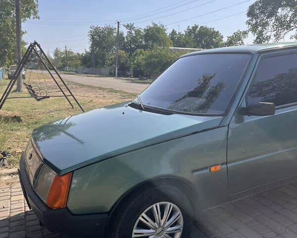 Зеленый ЗАЗ 1102 Таврія-Нова, объемом двигателя 1.2 л и пробегом 71 тыс. км за 2300 $, фото 2 на Automoto.ua