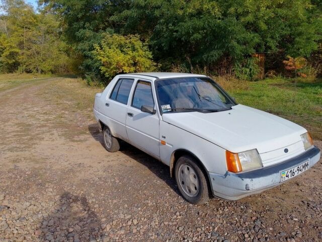 ЗАЗ 1103 Славута 2001 в Прилуках на Automoto.ua Белый ЗАЗ 1103 Славута, объемом двигателя 1 л и пробегом 89 тыс. км за 1200 $, фото 3 на Automoto.ua