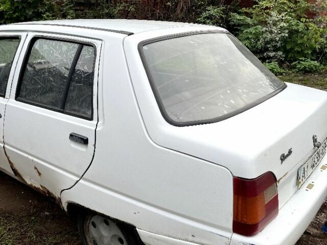 Белый ЗАЗ 1103 Славута, объемом двигателя 1.2 л и пробегом 500 тыс. км за 400 $, фото 4 на Automoto.ua