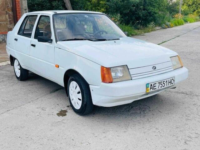 Белый ЗАЗ 1103 Славута, объемом двигателя 1.2 л и пробегом 62 тыс. км за 950 $, фото 2 на Automoto.ua