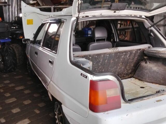 Белый ЗАЗ 1103 Славута, объемом двигателя 1.2 л и пробегом 120 тыс. км за 600 $, фото 3 на Automoto.ua