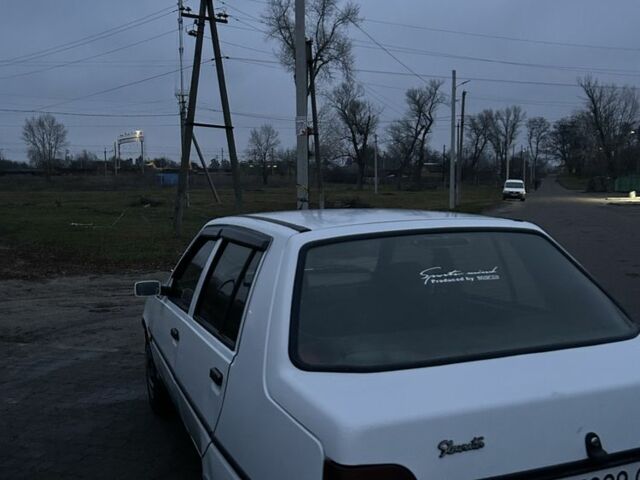 Білий ЗАЗ 1103 Славута, об'ємом двигуна 1.2 л та пробігом 130 тис. км за 1200 $, фото 2 на Automoto.ua