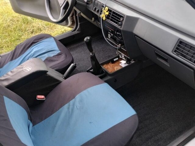 Белый ЗАЗ 1103 Славута, объемом двигателя 1.2 л и пробегом 101 тыс. км за 1182 $, фото 6 на Automoto.ua