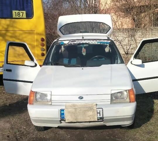 Белый ЗАЗ 1103 Славута, объемом двигателя 1.2 л и пробегом 101 тыс. км за 1182 $, фото 1 на Automoto.ua