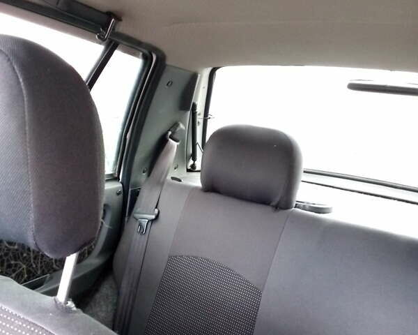 Білий ЗАЗ 1103 Славута, об'ємом двигуна 1.2 л та пробігом 82 тис. км за 1900 $, фото 9 на Automoto.ua