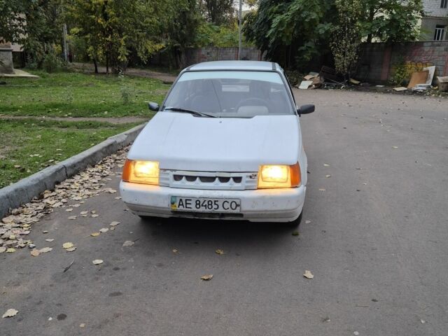 ЗАЗ 1103 Славута 2005 в Николаеве на Automoto.ua Белый ЗАЗ 1103 Славута, объемом двигателя 0 л и пробегом 221 тыс. км за 600 $, фото 1 на Automoto.ua