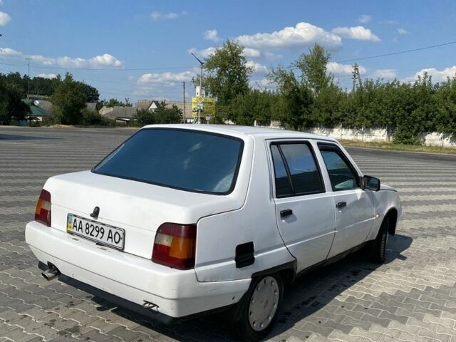 Белый ЗАЗ 1103 Славута, объемом двигателя 1.3 л и пробегом 200 тыс. км за 721 $, фото 3 на Automoto.ua