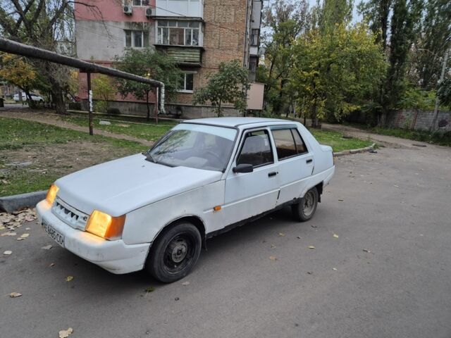 ЗАЗ 1103 Славута 2005 в Николаеве на Automoto.ua Белый ЗАЗ 1103 Славута, объемом двигателя 0 л и пробегом 221 тыс. км за 600 $, фото 4 на Automoto.ua