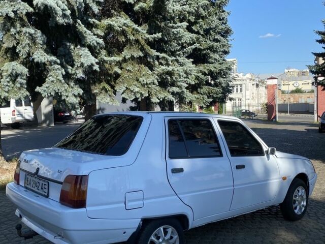 Белый ЗАЗ 1103 Славута, объемом двигателя 1.2 л и пробегом 163 тыс. км за 1300 $, фото 4 на Automoto.ua