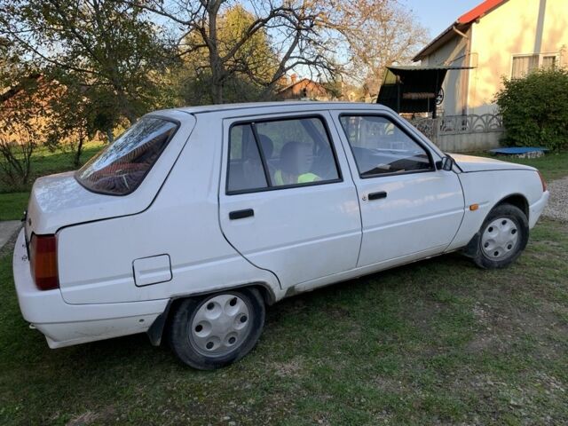 Белый ЗАЗ 1103 Славута, объемом двигателя 1.2 л и пробегом 3 тыс. км за 1250 $, фото 1 на Automoto.ua