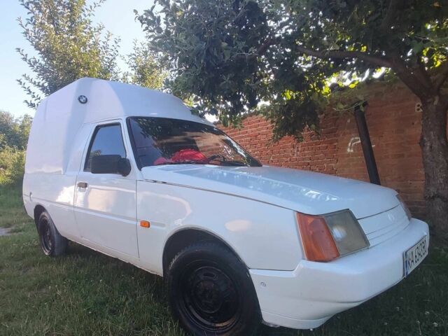 Белый ЗАЗ 1103 Славута, объемом двигателя 1.3 л и пробегом 83 тыс. км за 792 $, фото 2 на Automoto.ua