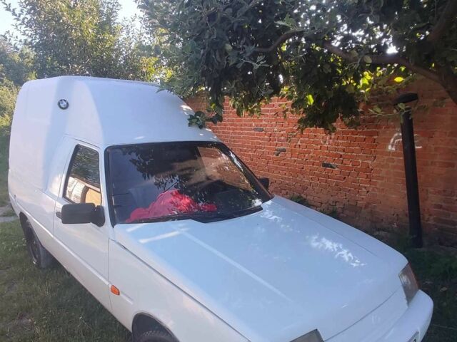 Белый ЗАЗ 1103 Славута, объемом двигателя 1.3 л и пробегом 83 тыс. км за 792 $, фото 4 на Automoto.ua