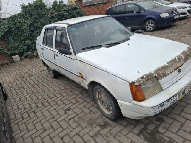 Белый ЗАЗ 1103 Славута, объемом двигателя 1.2 л и пробегом 400 тыс. км за 366 $, фото 2 на Automoto.ua