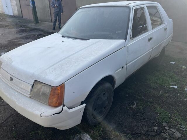 Белый ЗАЗ 1103 Славута, объемом двигателя 1 л и пробегом 123 тыс. км за 400 $, фото 3 на Automoto.ua