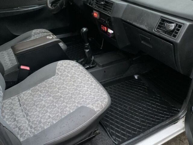 Белый ЗАЗ 1103 Славута, объемом двигателя 1.3 л и пробегом 135 тыс. км за 750 $, фото 5 на Automoto.ua